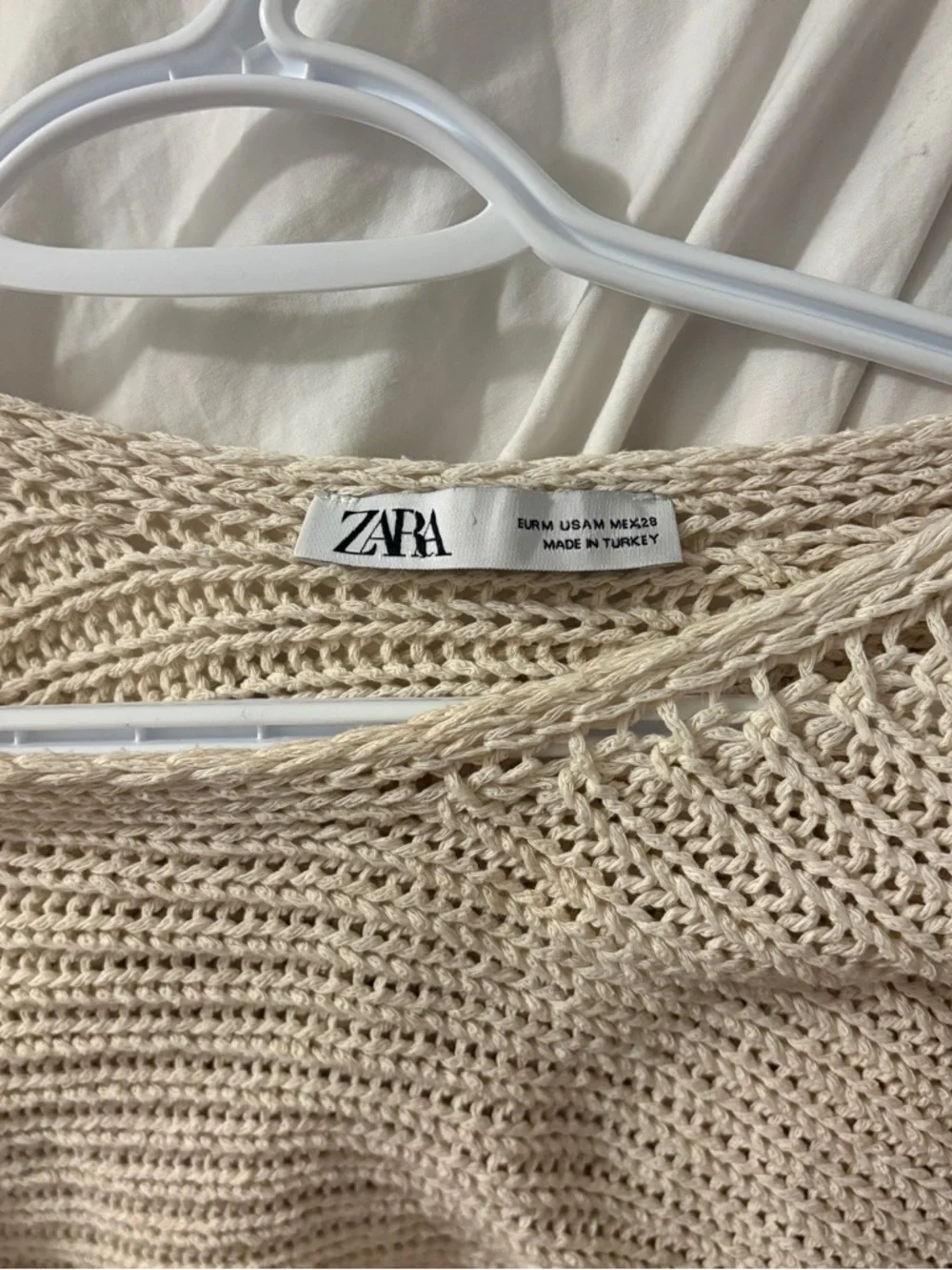 Zara Oversized Open-Knit Batwing Sleeve Ivory Ecru Sweater Size Medium - Picture 4 of 6